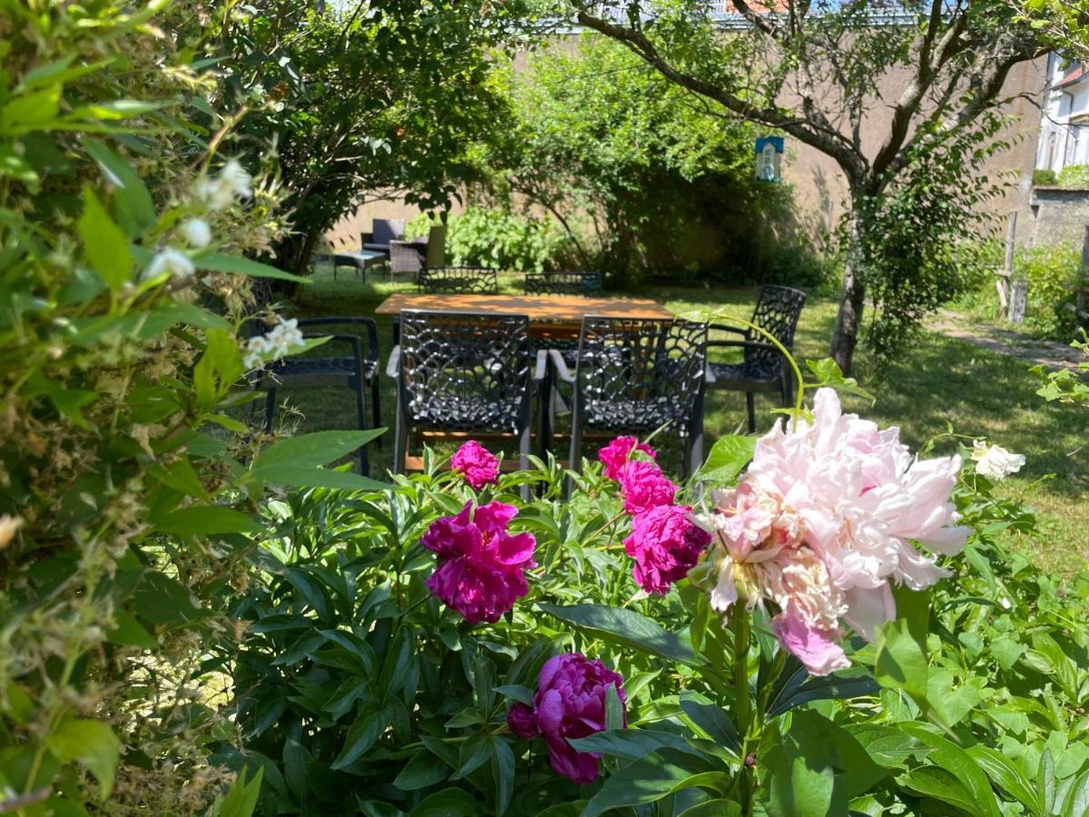 Privee Vue Sur Le Jardin Proche Centre Frühstückspension